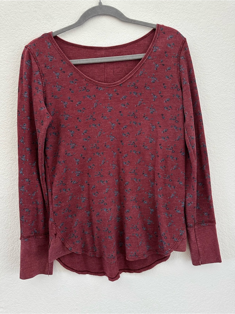 We The Free People Small Burgundy Floral Thermal Long Sleeve Scoop Neck Shirt S